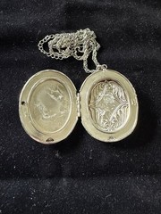 Vintage Silver Tone Enamel Photo Locket Pendant Victorian Lithograph Chain