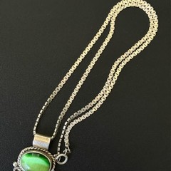 Vintage Mexico Sterling Green Cat’s Eye Pendant Necklace Sterling Box Chain