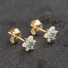 Second Hand 9ct Yellow Gold 0.06ct Emerald & 0.24ct Diamond Flower Cluster St…