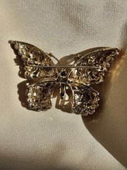 Vintage Gold Tone Red Rhinestone Butterfly Brooch In Great Condition