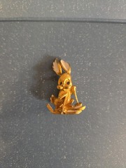 VINTAGE SKI BUNNY BROOCH PIN