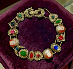 VTG Victorian Revival 14 sliding charms bracelet gold tone Cameo Rhinestone 7″