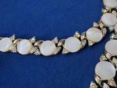 Vintage Judy Lee Signed White Moonglow Lucite Parure Necklace Bracelet Earrings