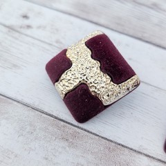 Vintage Clip On Earrings Burgundy & Gold Tone – Condition Issues