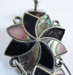 VINTAGE MEXICO STERLING BRACELET, 6 3/4 INCHES WRIST, 1 1/8 INCHES WIDE, 30 GRS