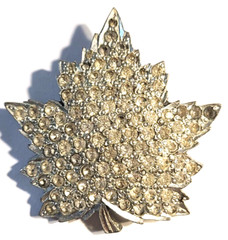 VINTAGE STUNNING CRYSTAL MAPLE LEAF SIGNED ANTHONY PIN BROOCH