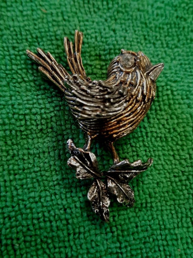 Bird on Leaves Brooch Signed Art Mode Bird Brooch Goldtone Plated 70’s NOS
