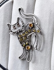 Vintage Open Work Cat Brooch (151 – 2337)