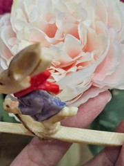 [COLLECTOR] Hand Carved & Hand Painted Skiing Rabbit Pin Brooch – NOT MOLDED