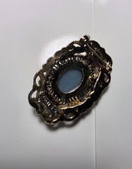 Vintage Gold Toned Cameo Brooch Pin Signed Gerry’s 1 3/4″ Long