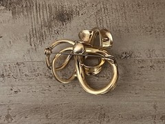 Vintage Love Knot Bow Ribbon Twist Gold Tone Brooch Pin