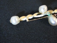 vintage costume jewelry brooch by Francois Gold tone simulated pearls New