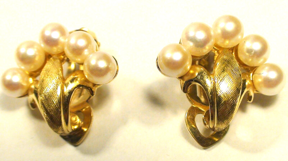 LOVELY! VINTAGE! 14K SOLID YELLOW GOLD PEARL EARRINGS. 6.35 GRAM.