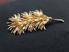 MCM CORO 3.5 In Long Goldtone Intricately Detailed Branch Design Brooch