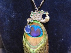 Vintage Zad Signed Peacock w/Feather & Green Stone Pendant 20″ Necklace