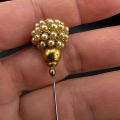 Vintage Hat Stick Pin Gold Tone Faux Seed Pearl Cluster Studded Head 4.25″
