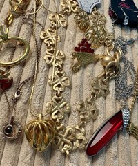 5oz. Vintage To Modern Fashion Jewelry Lot Crafting Costume
