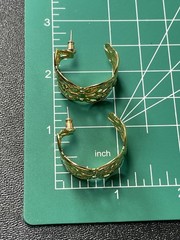 Vintage 1.1” Gold Tone Light Metal Hoop Earrings