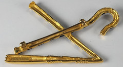 VTG 1976 MMA Metropolitan Museum of Art Egyptian Revival Crook & Flail Brooch