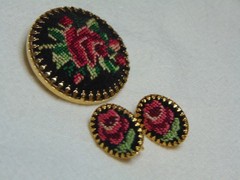 vintage Petite Pointe Brooch Earring set