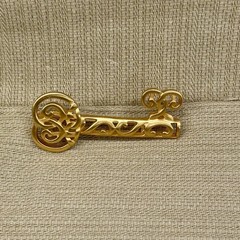 Lot of 9 Assorted Vintage Brooches