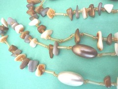 Vintage Nuggets of MOTHER OF PEARL & Glass Beaded Necklace