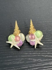 Vintage Gold Toned Seashell Starfish Pastel Beads Clip-On Earrings