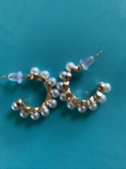 Vintage Gold tone faux pearl half hoop pierced earrings 1/2”