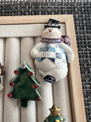 Vintage Christmas Brooch Lot 8pc Resin Metal Clay Snowman Tree Santa Heart 1990s