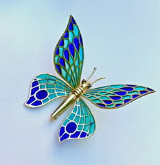 Vintage 18K Gold PLIQUE A JOUR Articulated BUTTERFLY Brooch Moveable Signed MINT