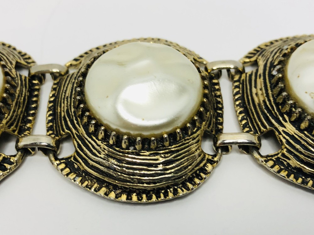 Vintage Beaded Simulated pearl Statement￼ bracelet 6 1/2 inches