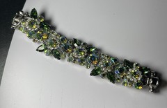 Vintage Juliana deep Green borialis Rhinestone Floral Silvertone Bracelet