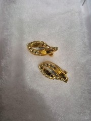 Vintage Gold‑Tone Marquise Rhinestone Clip‑On Earrings
