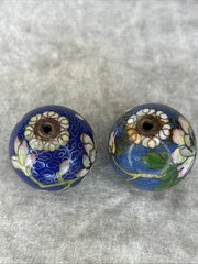 Lot Of 2 Vintage Large Chinese Cloisonne Enamel Focal Bead with Flowers 1 1/2”