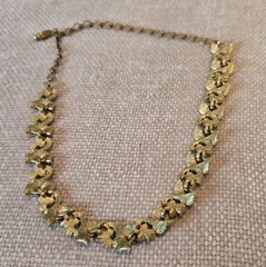 Vtg Red Rhinestone Holly Choker Necklace 15.5 in Gold Tone Adj Christmas Holiday