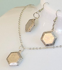 Vintage NOS Silver Hexagon Locket Necklace & Earrings Set – 20″ Magnetic Clasp