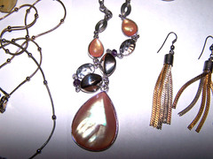 7 Pc VINTAGE COSTUME JEWELRY LOT Estate. Metal composition unknown, but nice!