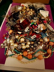 Vintage/Now Jewelry Lot Resell Craft Repair Mostly Wearable Many Signed 4.15 lbs