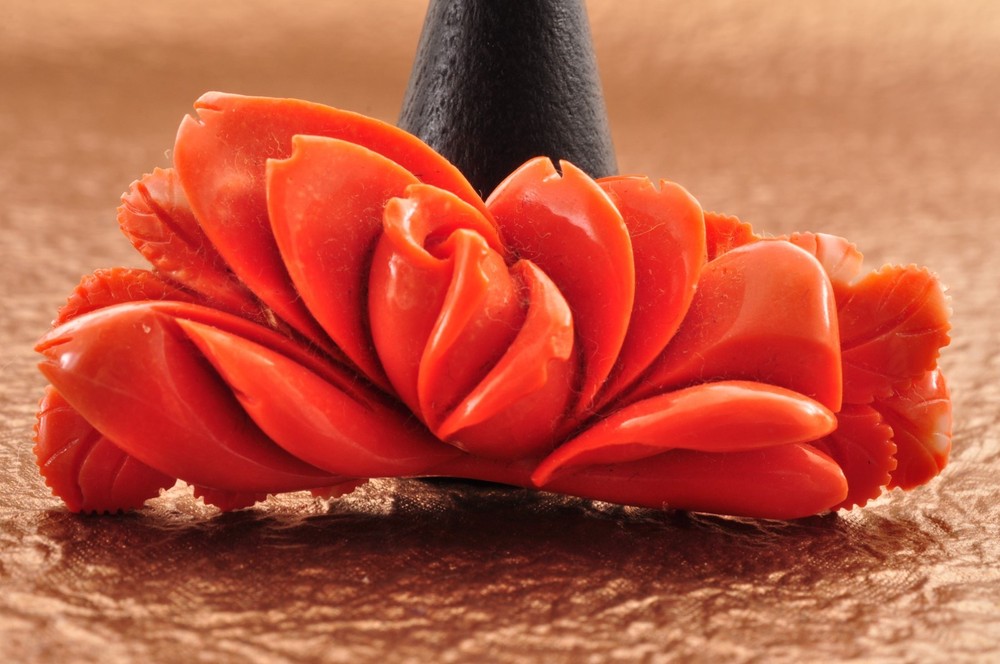 Red Coral OBIDOME carved “Rose” and Certificate ( 56mm ( 2.20in) total 121.5ct).