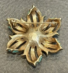 HIGH END Unsigned GORGEOUS Green ENAMEL CRYSTAL FAUX SEED PEARL FLOWER BROOCH