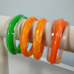 Very Vintage Orange Green Bangle Bracelet Lot Of 4 Plastic Acrylic 7.25-8 Clear