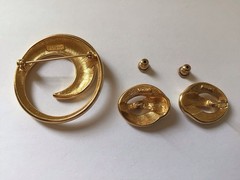 Vintage Monet 1980s Ivory Enamel Gold Vine Bracelet Earring Brooch Set 3pc