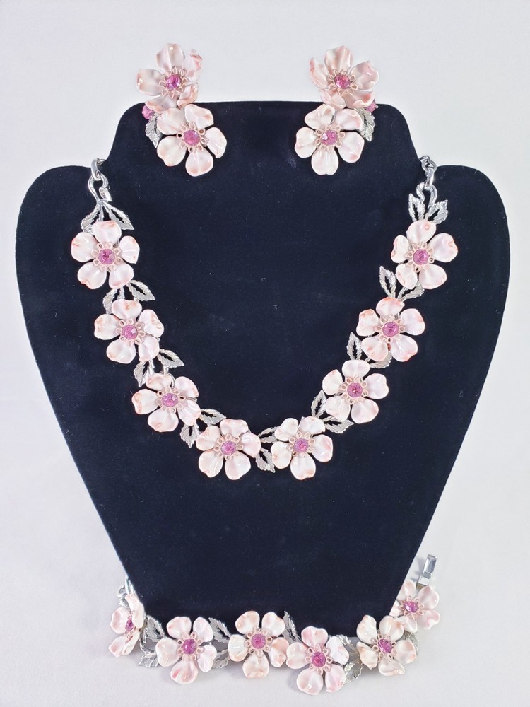 Vintage Lisner Dogwood Thermoset & Rhinestone Necklace, Bracelet and Earring Set