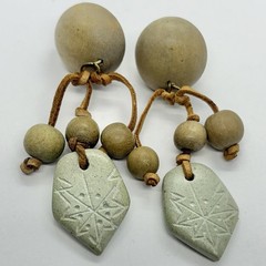 Vtg Big Boho Tribal Etched Stone Starburst Chandelier Earrings Leather Wood Post