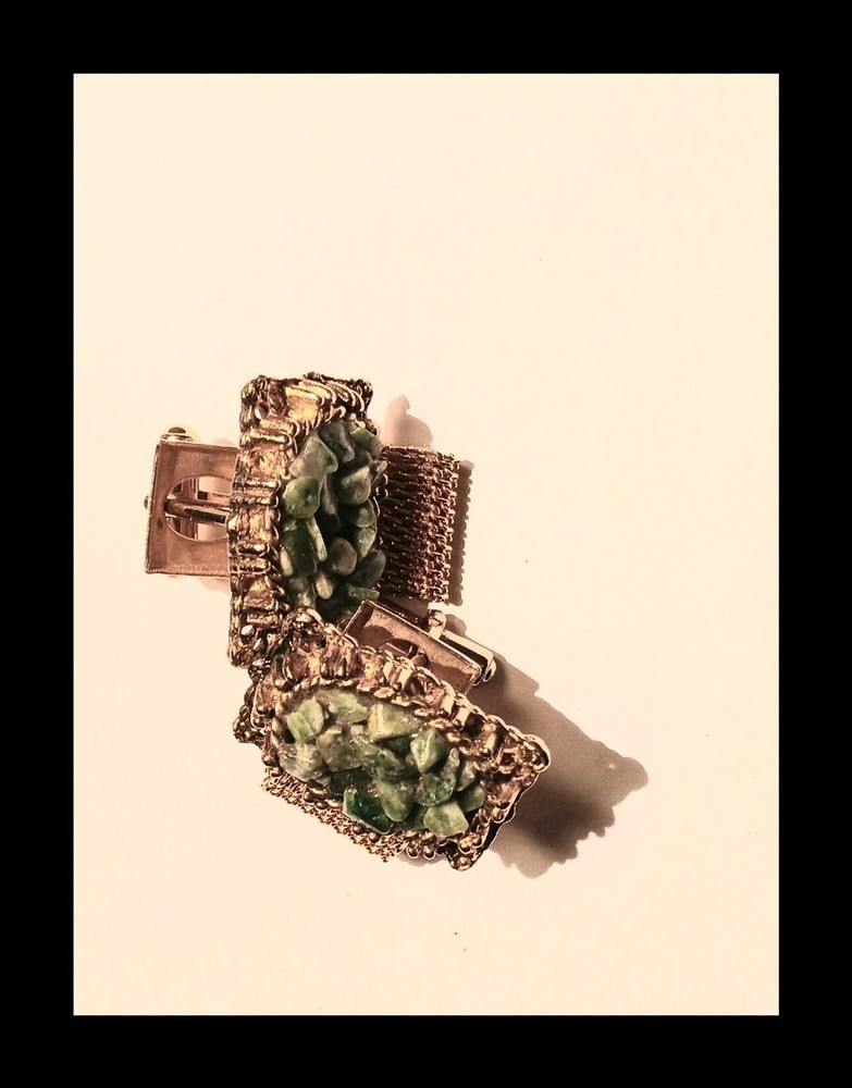 VTG MCM Cuff Links Men’s Green Jade Style Stone & Gold Tone Wraparound Mesh