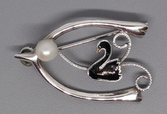 Vintage Cygnet Swan Brooch Cultured Pearl Black Enamel Original Box