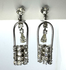 Vtg Screw Back Wishing Well Clear Rhinestone Dangle Jewelry Earrings 1.5″