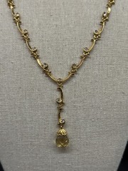 Vintage Avon Extraordinary Briolette Vine Gold Tone Tear Drop Y Dangle Necklace