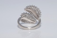 New Made 18k Gold Natural Tapered Baguette Cut Diamond Decorated Ring