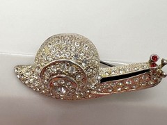 Vintage 1980s Signed ROMAN AUSTRIAN CRYSTALS Silver Tone Snail Brooch Pin